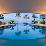 Hotel Hiddenbay *