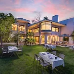 Hiddenbay Hotel