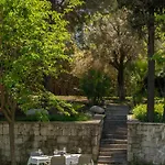 Hotel Hiddenbay *