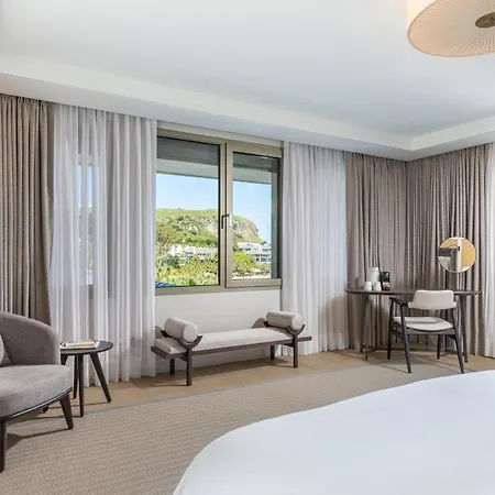 Hiddenbay Hotel