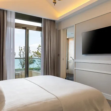 Hiddenbay Hotel