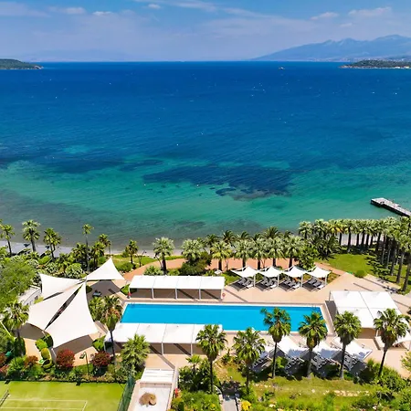 Hiddenbay Hotel *