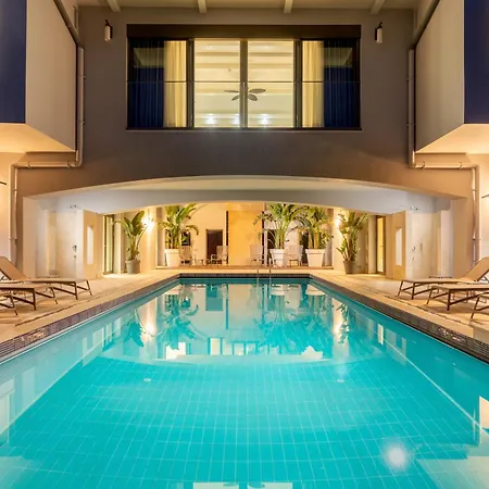 Hiddenbay Hotel