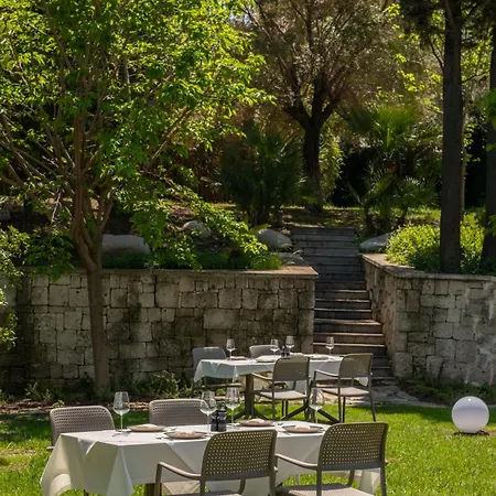 Hiddenbay Szálloda *