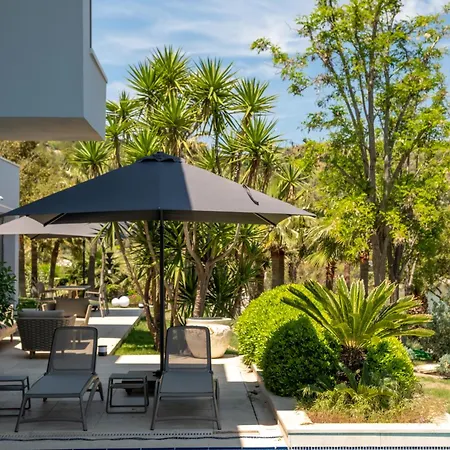Hiddenbay Hotel