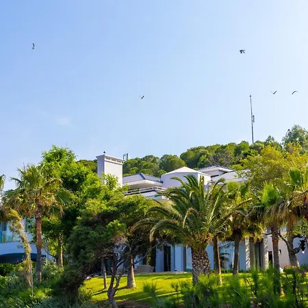 Hiddenbay Otel *